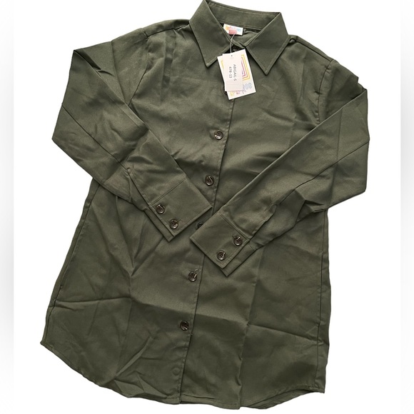 LuLaRoe Tops - LuLaRoe Abigail Flannel Shirt